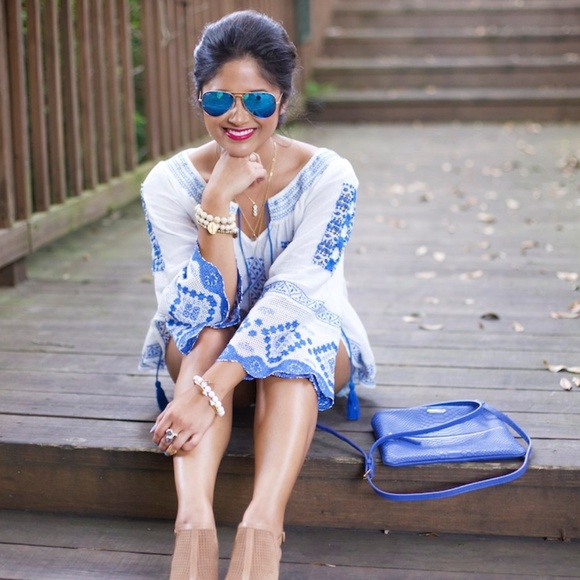 Beautiful rare top bohemian white and blue embroidered design. Can be worn off s - Picture 3 of 11